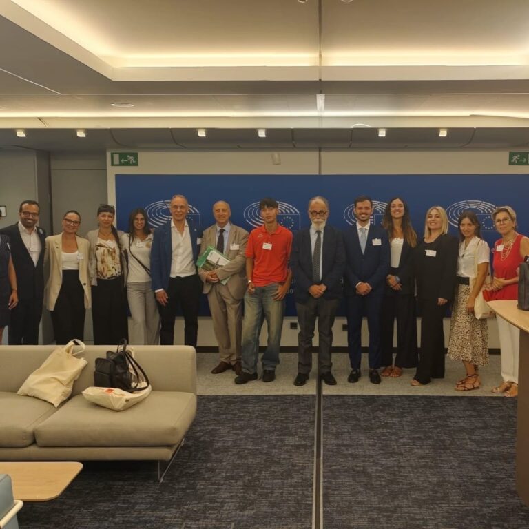 Delegazione del Polo della Sostenibilità Ambientale al Parlamento Europeo durante la missione a Bruxelles