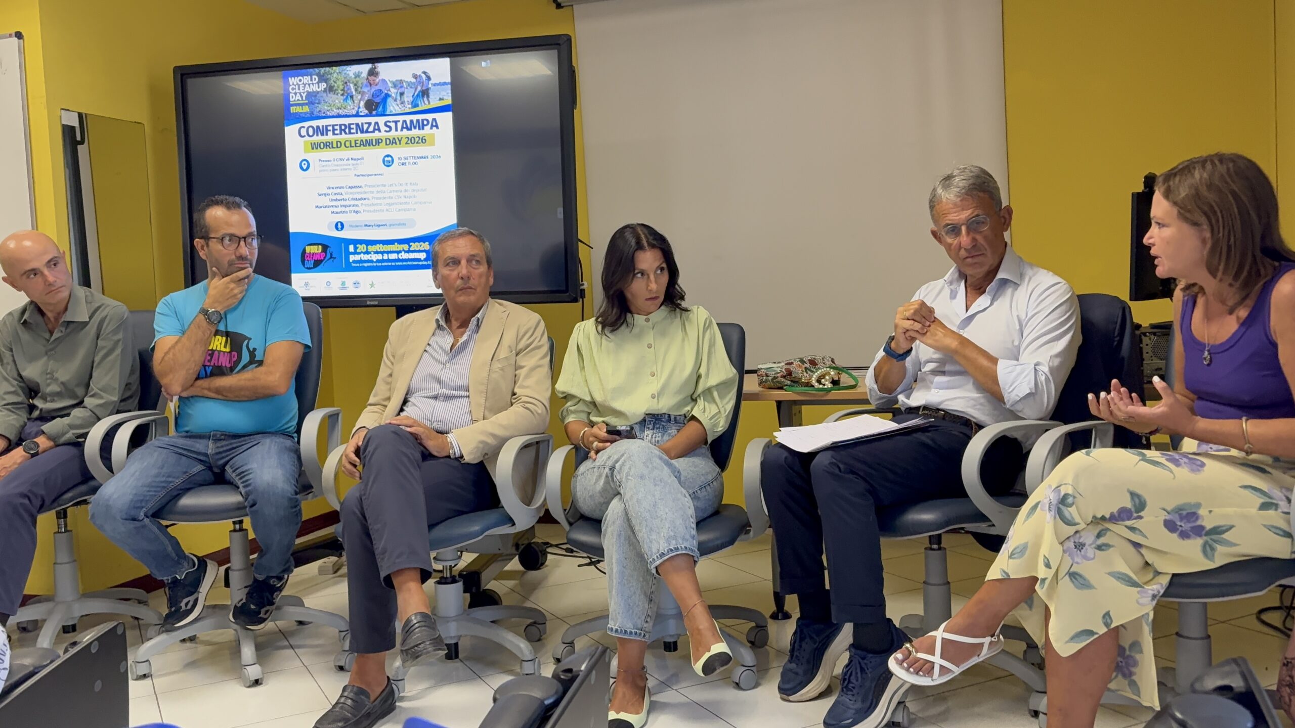 Un momento del confronto durante la conferenza stampa del World Cleanup Day 2026 a Napoli