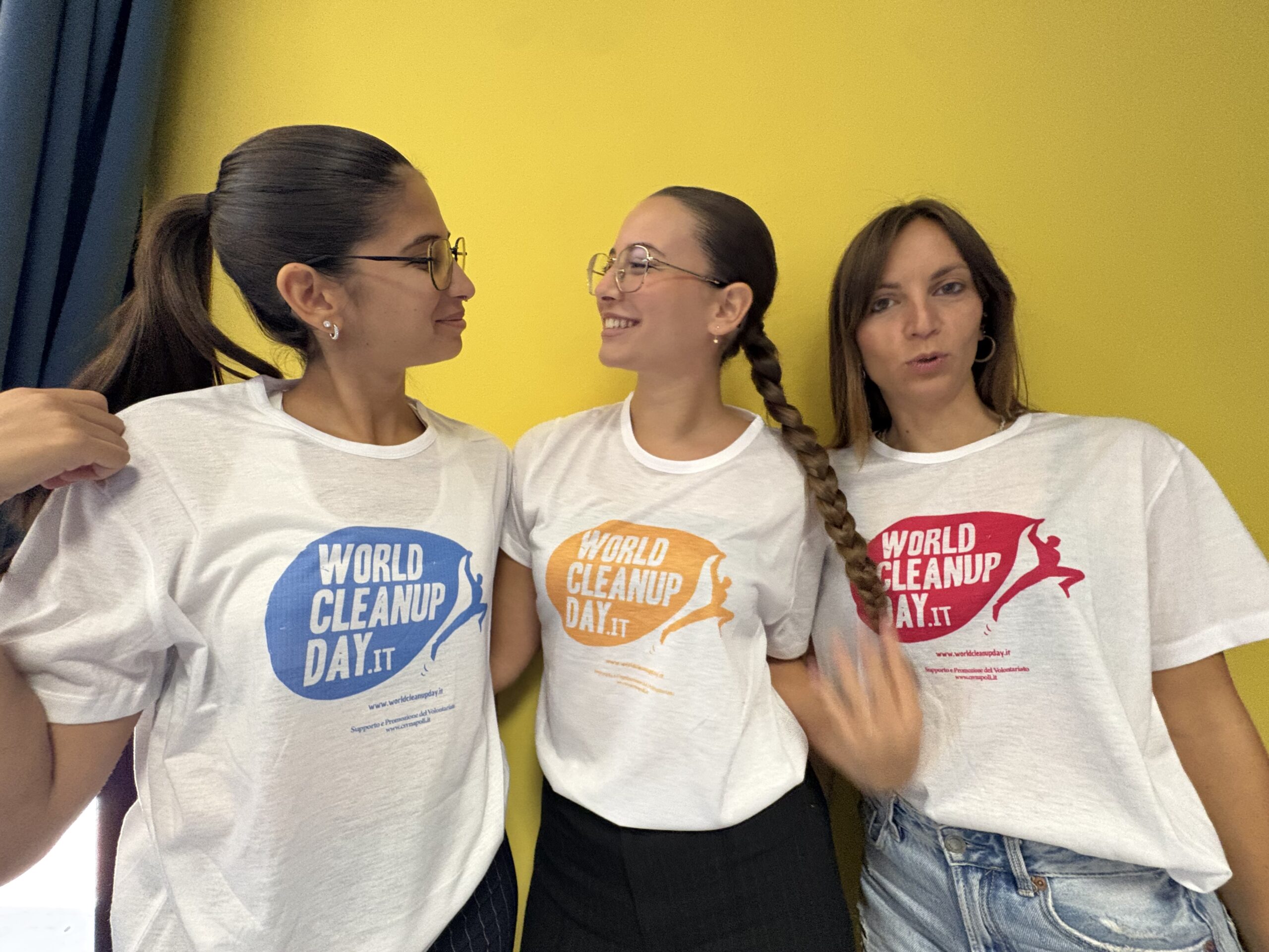 Staff del World Cleanup Day Italia durante la conferenza stampa 2026 a Napoli